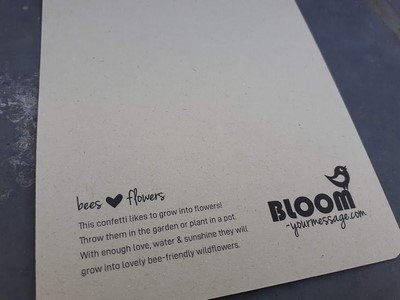 Kaart met bloeiconfetti van BLOOM your message &quot;You let me grow&quot;