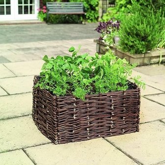 Wilgen planter voor zomergroente