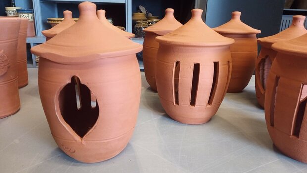 terracotta, vlinderpot, handgemaakt, vlinder, schuilplaats