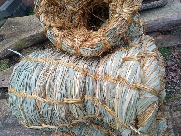 Traditionele eendenbroedkorf gemaakt van vlas/riet - Einekoer - Tuinspul